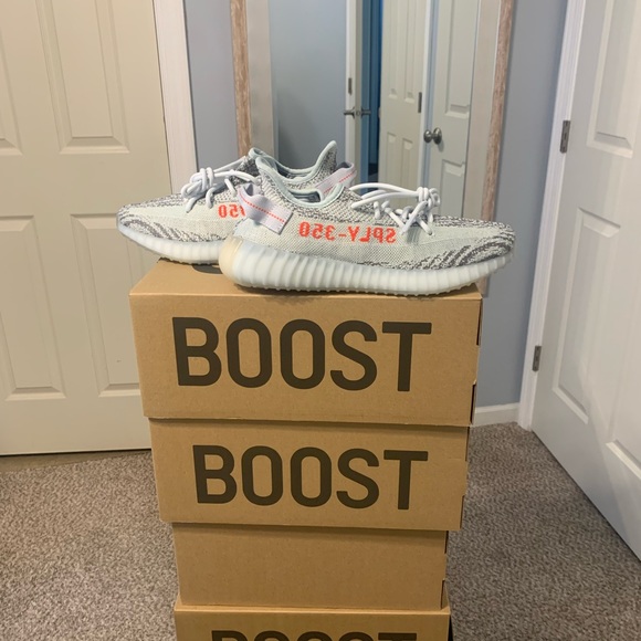 YEEZY BOOST 350 V2 - Picture 2 of 9